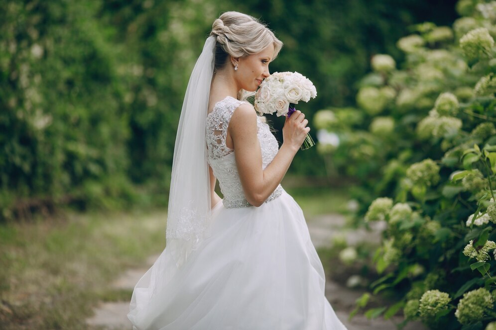 Ponadczasowe suknie ślubne: Wybór dla wiecznej elegancji